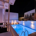 White Pearl Mykonos Aparthotel
