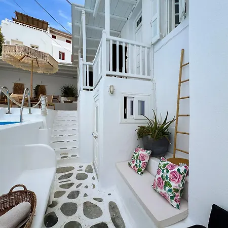 Kamara & * Mykonos Town