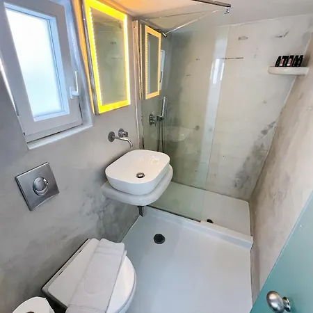 Aparthotel Kamara & Mykonos Town