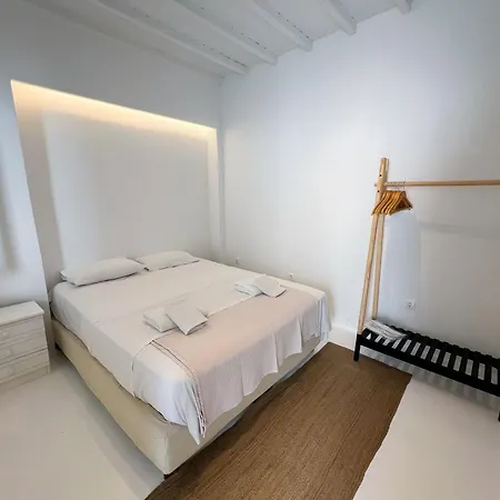 White Pearl Mykonos Aparthotel 4*