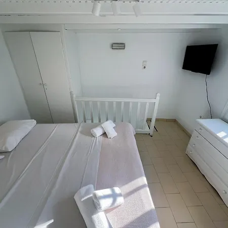 White Pearl Mykonos Aparthotel 4*