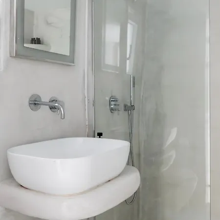 White Pearl Mykonos Aparthotel 4*