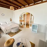 White Pearl Mykonos Aparthotel